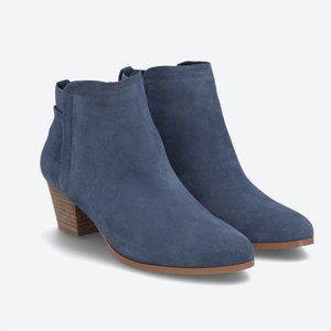 Violet and Red Canyon Suede Booties, Navy Size 9